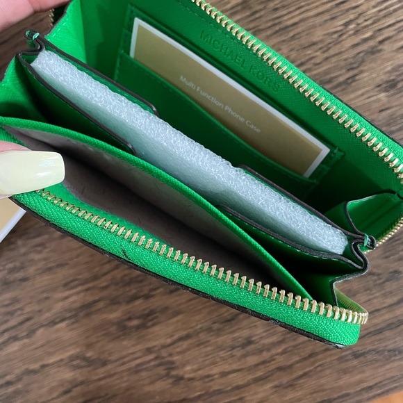 Michael Kors Wrislet - Picture 2 of 2